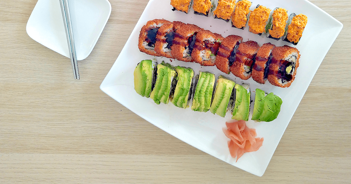 https://veganizedbyjasmin.com/wp-content/uploads/2022/05/OG-SPICY-TUNA-CALIFORNIA-ROLL.png